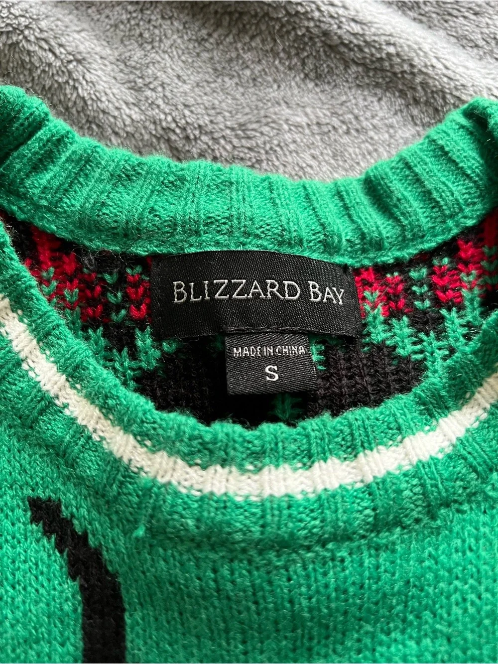 N/A festive green
